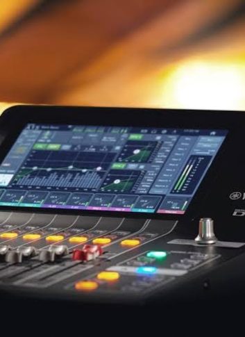 “Behind the scenes magic! Our top-notch equipment ensures your event shines brighter than the stars! From Audio production to visual production , we’ve got you covered! #EventTech #ProfessionalGrade #b (7)